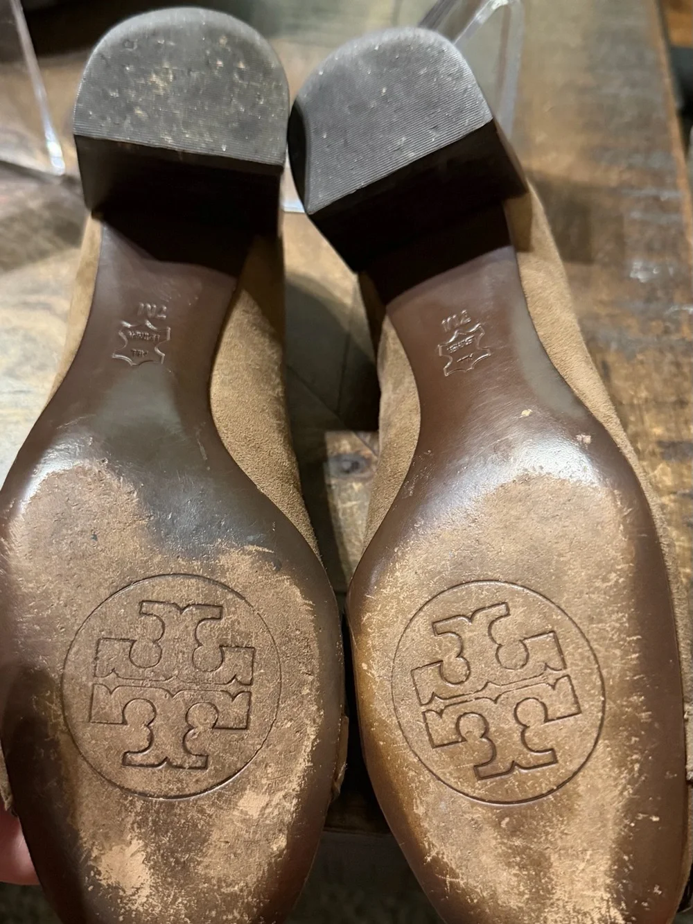 Tory Burch Helen Brown Taupe Suede Leather Pumps 7M Gold Double T